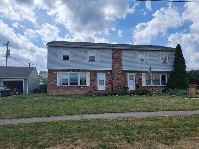 Photo - 887 Arden Ave