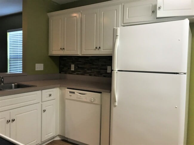Photo - 200 Sunview Dr