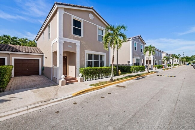 Building Photo - 10565 NW 57th Ct
