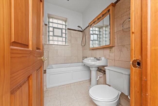 Photo - 1707 N Fairfield Ave Unit 2