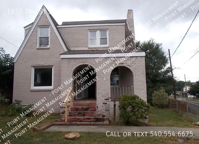 Building Photo - 1632 7th St SE