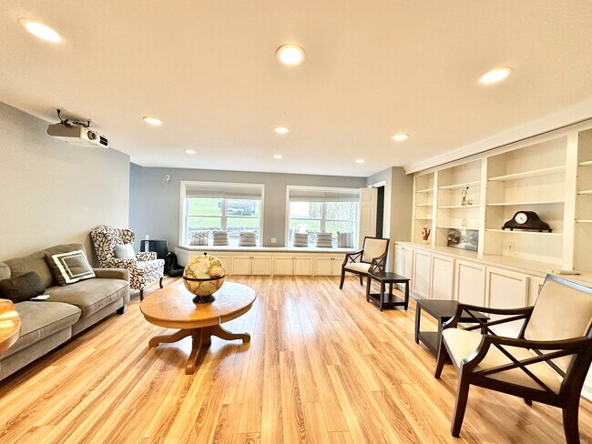 Photo - 1146 Vine St