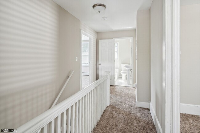 Photo - 168 Broad St