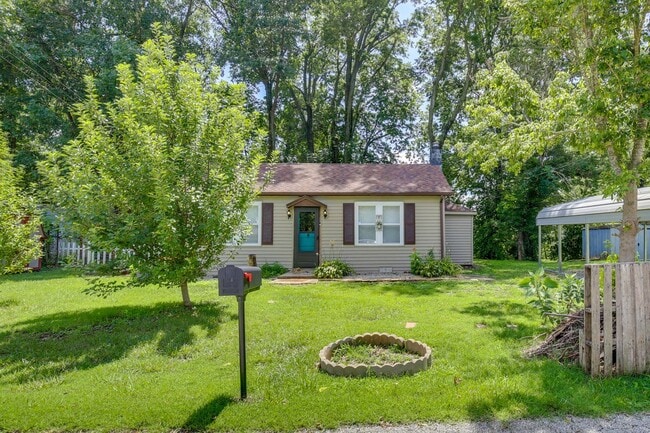 Building Photo - 8182 Riverview Dr