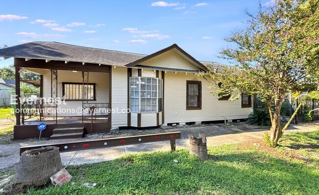 Charming 3-Bedroom Home in a Great Locatio... - Charming 3-Bedroom Home in a Great Locatio...