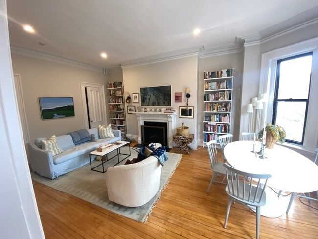 Photo - 354 Marlborough St Unidad 2