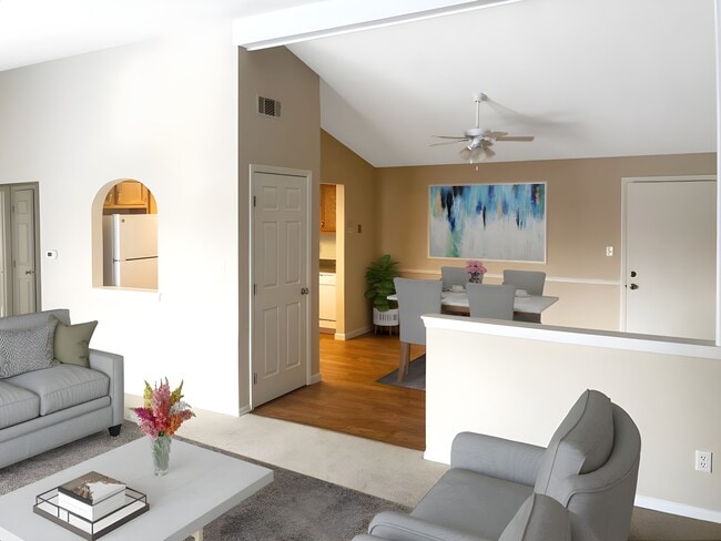 Photo - Big Tree Manor