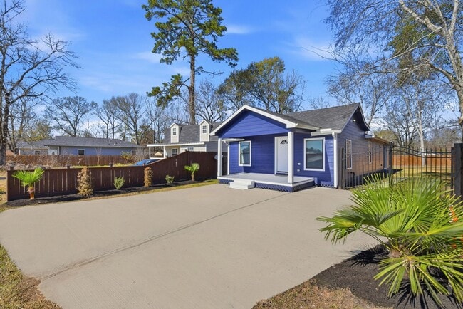 Photo - 915 Nevell St