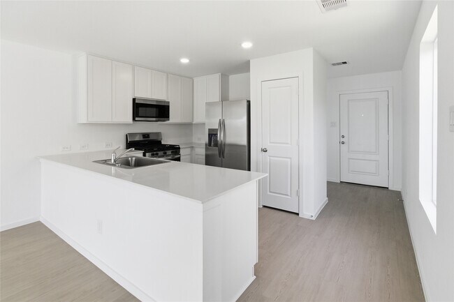 Building Photo - 28731 Bottom Grass Trl