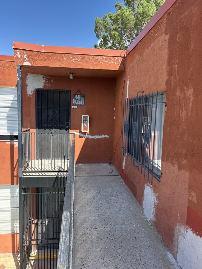 Building Photo - 2800 Vail Ave SE Unit 230
