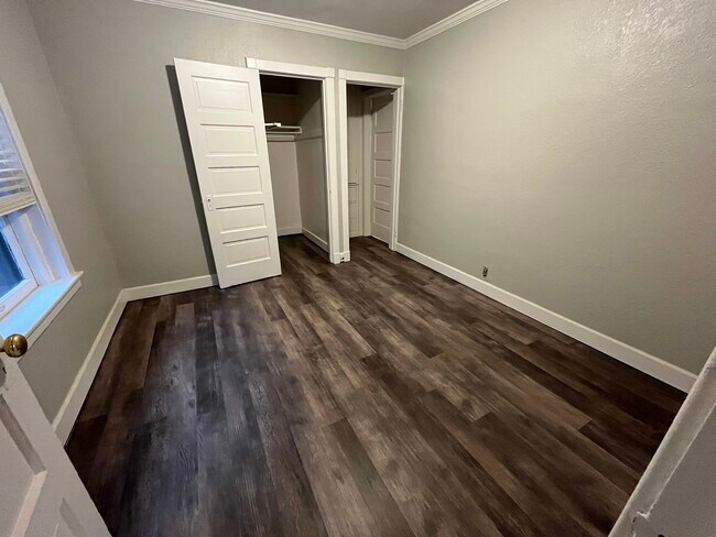 1137 N Sherman St Unidad Blenheim - Unit 4