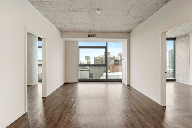 Photo - 747 S Clark St Apartment Unit 747 S Clark