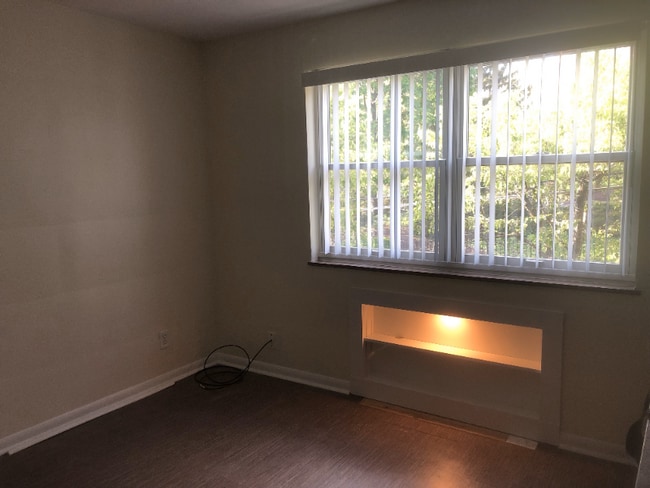 Photo - 2050 Francis Ln