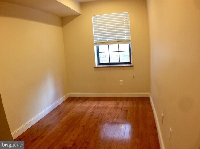 Photo - 1241 Vine St