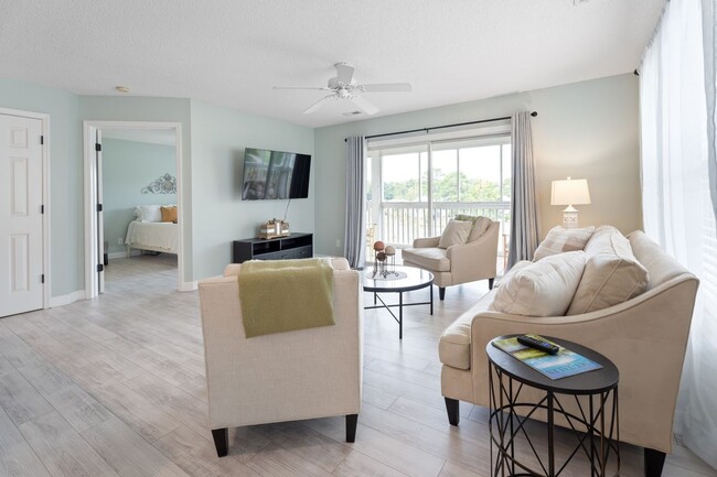 3350 Club Villas Dr Unit 806