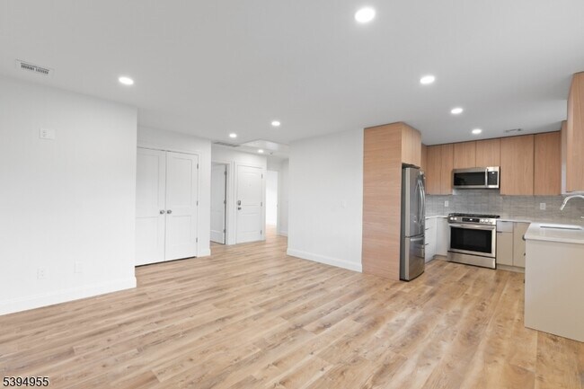 Photo - 42 Church St