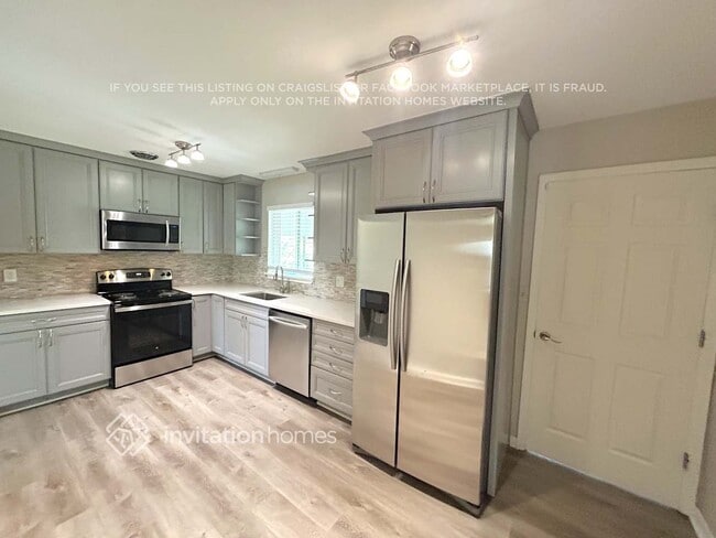 Photo - 8531 Crescent Dr