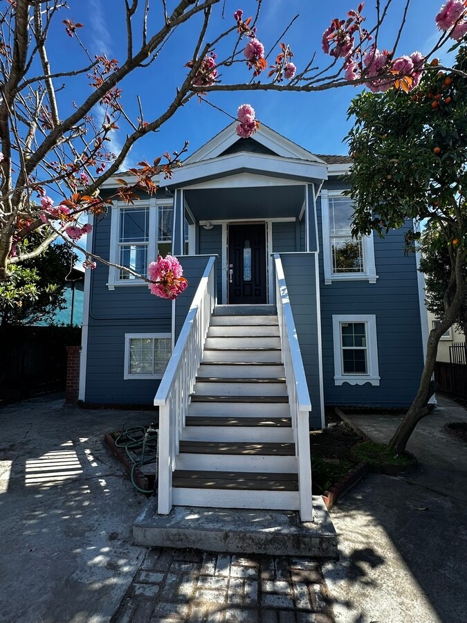 Photo - 1051 65th St House