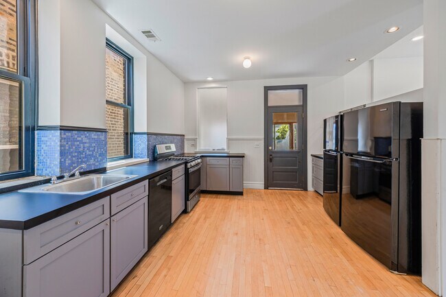 Photo - 800 S Loomis St Unit 2