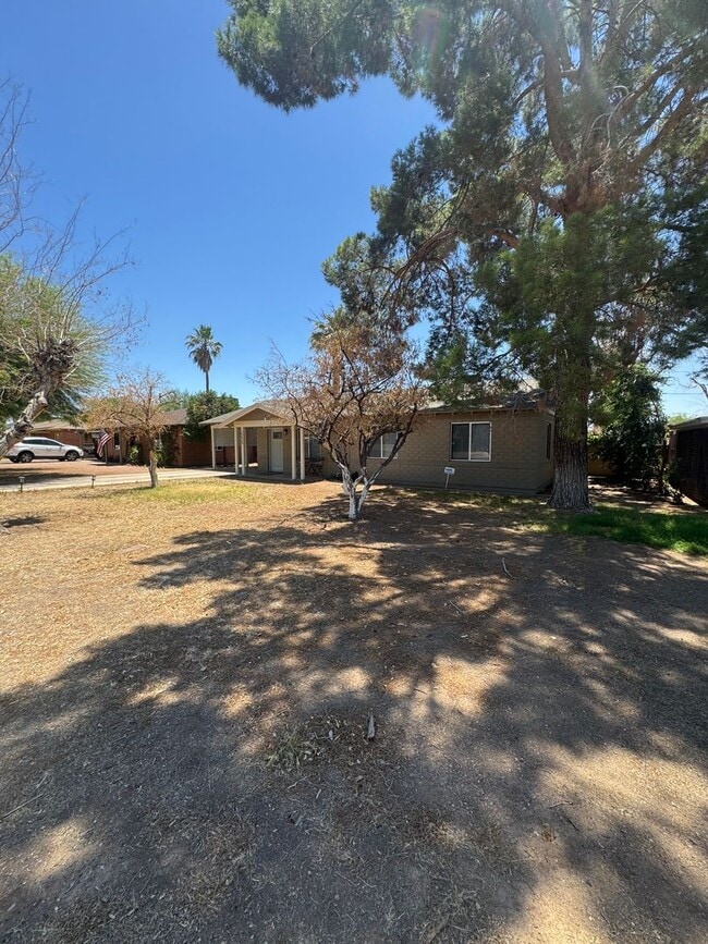 Photo - 2225 W Whitton Ave