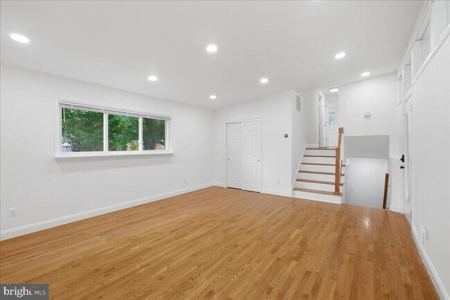 Photo - 709 N Pryor St