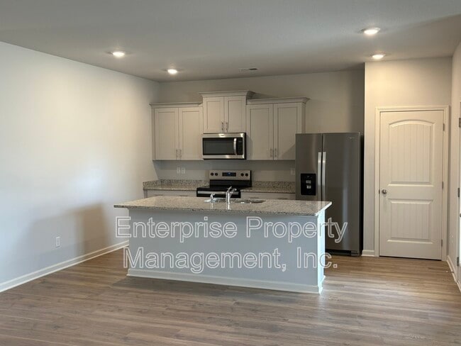 Photo - 265 Kipling Dr