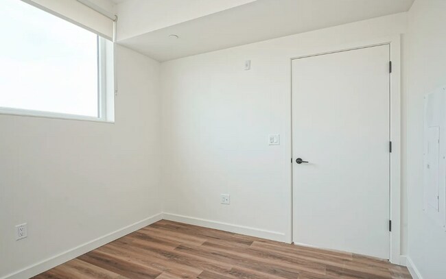 Photo - 1301 Bainbridge St Unit 404