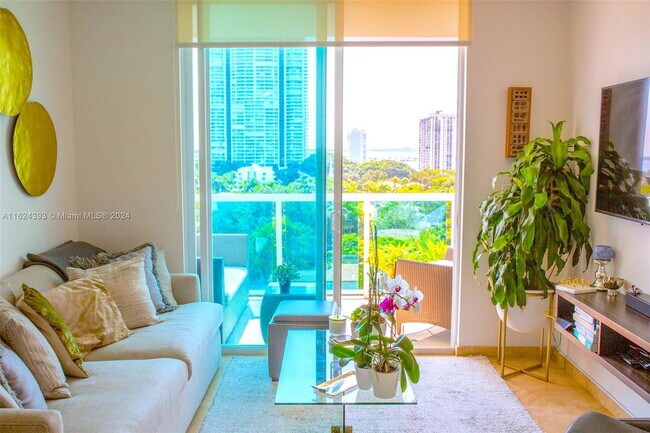 Photo - 1723 SW 2nd Ave