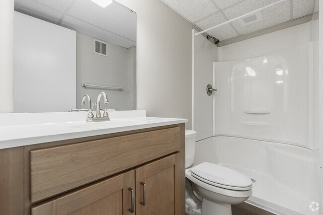 2 habitaciones, 2 baños - 111 m² - Baño secundario - Chatsworth Park Apartments