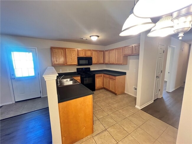 Photo - 555 Cascade Cir