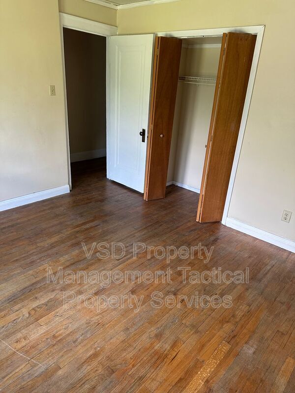 Photo - 3289 E 143rd St Unidad #3