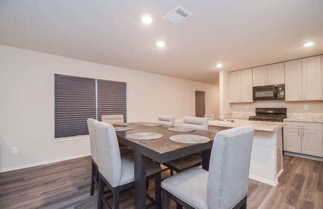 Photo - 2250 Yelverton Ter Trl