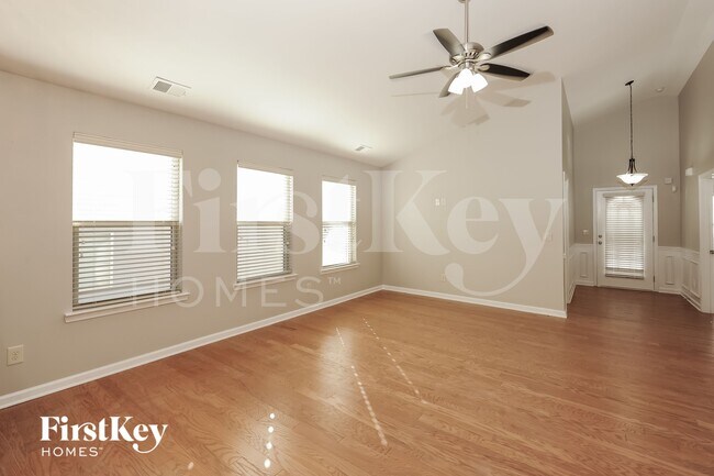 Photo - 432 Parkstone Dr