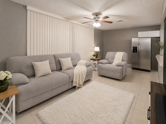 Beautiful 3 Bed, 2.5 Bath