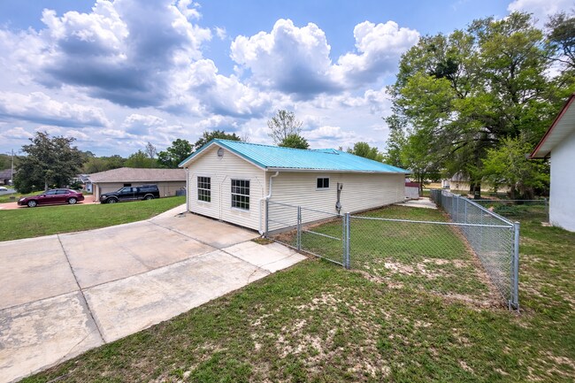 Photo - Fully Renovated 3 Bed / 2.5 Bath – 1,878 Sq Ft – 1/3 Acre -- Silver Springs Shores