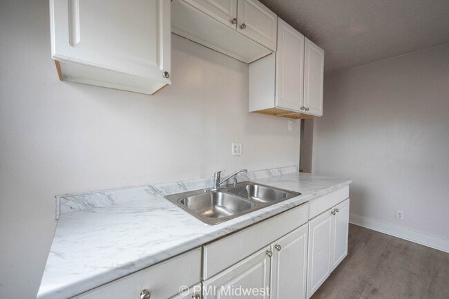 Photo - 2211 E New York St Unidad B