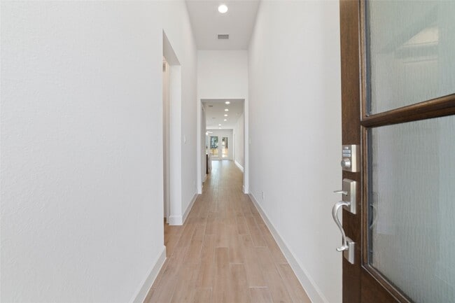 Photo - 1434 Girasol St