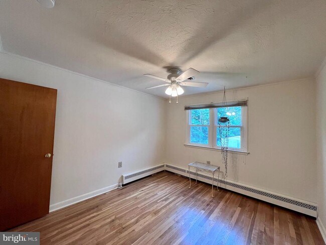 Photo - 205 Dumont Rd