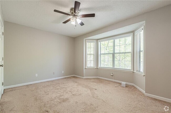 Building Photo - 448 McGill Pl NE Rental