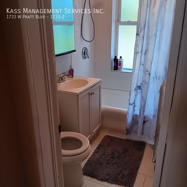 Photo - 1733 W Pratt Blvd Unit 1733-2