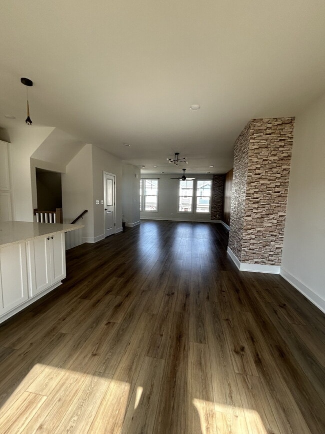 Photo - Fully Upgraded 3 Bedroom, 3.5 Bath Townhome in the Desirable Lake Frederick Community.