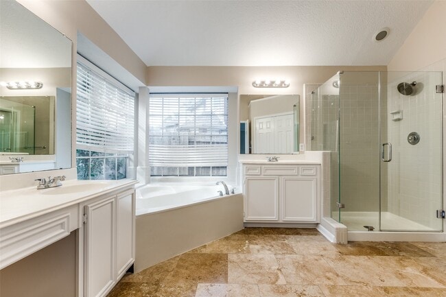 Building Photo - 9635 Therrell Dr