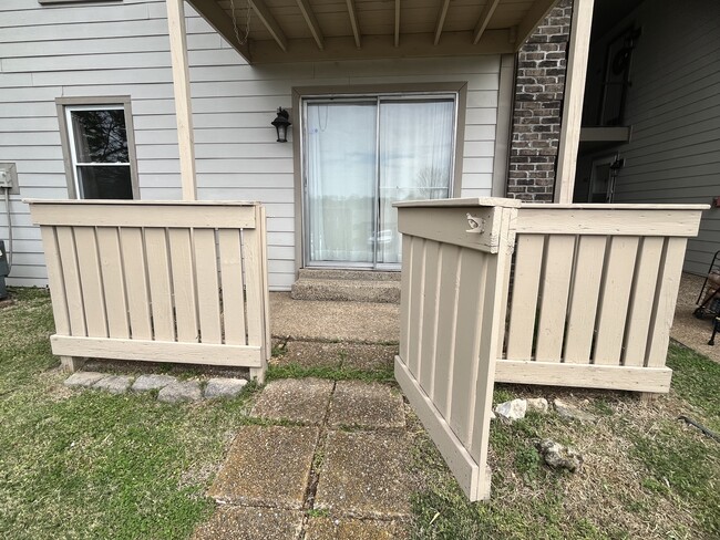 Building Photo - 809 Ashlawn Pl Rental
