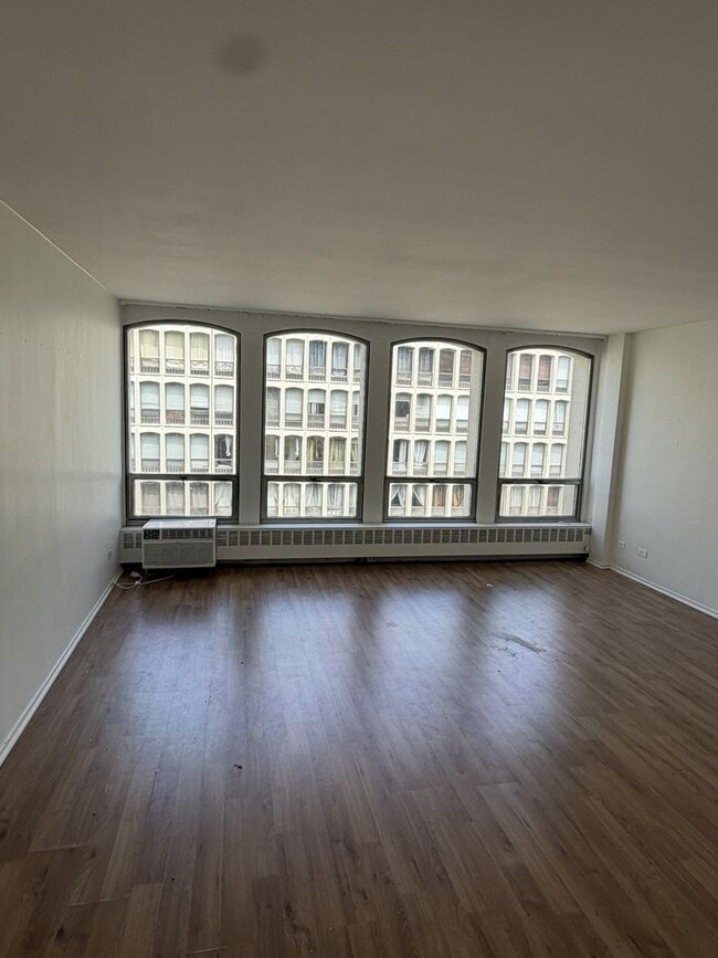 Photo - 1400 E 55th Pl Unit 815S