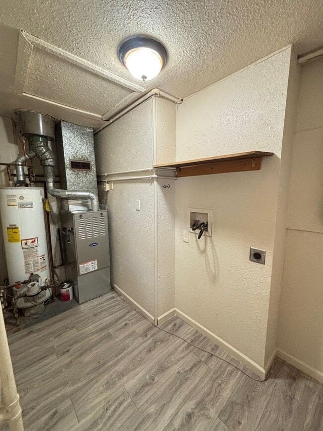 Photo - 27 Winding Ln