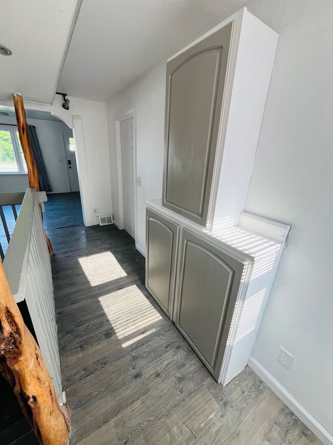 Photo - 4 bed 2 bath home with 4 car shop