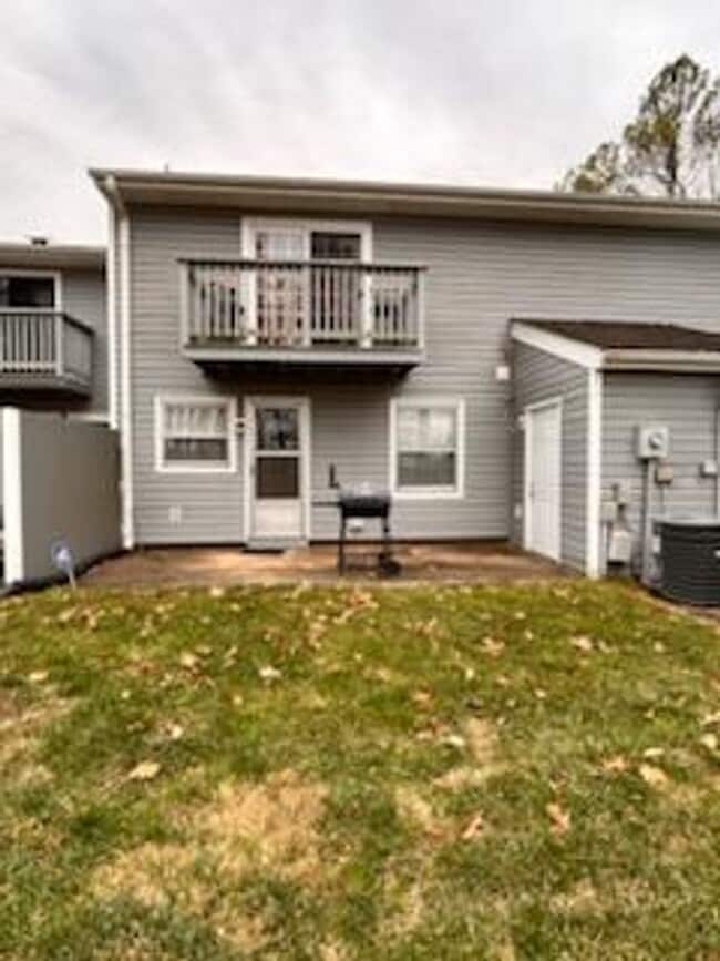 Photo - Stunning 3 bedroom/3 bathroom home with AMAZING lake view!