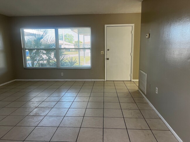 Photo - 2BD/1BA/Single carport - Venice