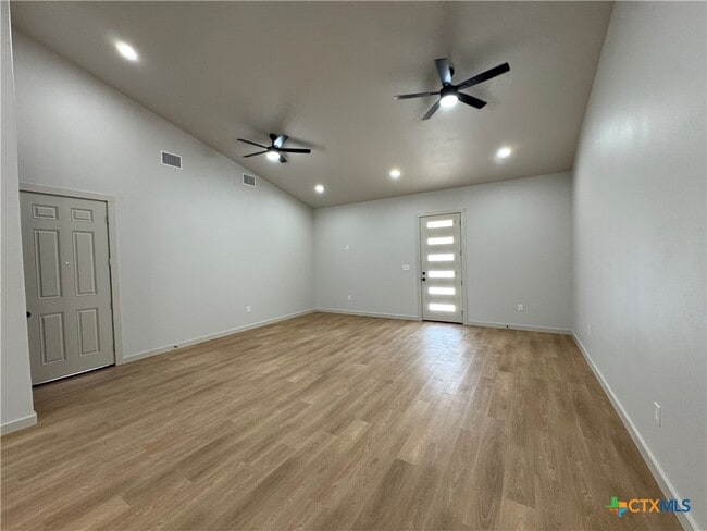 Photo - 318 Warehouse Rd