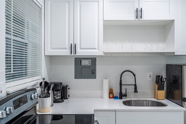 Photo - 935 SW 9th St Unidad ID1324004P